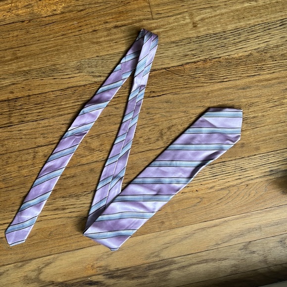 Giorgio Armani Silk Tie - Picture 4 of 8